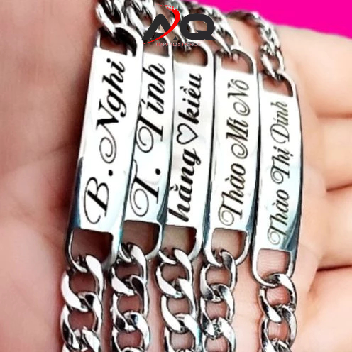 Khắc tên in tên lên Vòng tay titan MĂT XÍCH cặp đôi nam nữ lắc tay bằng thép không gỉ thiết kế đơn giản thanh lịch