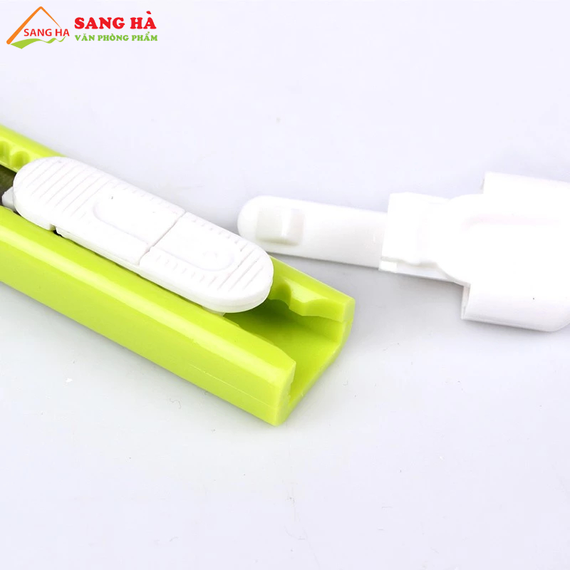 Dao rọc giấy Deli 2054