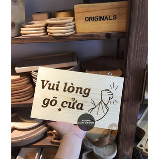 Bảng gỗ treo cửa 1 mặt vui lòng gõ cửa, màu sáng, màu tối- Xưởng LUXI decor