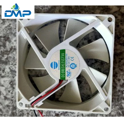 Quạt tản nhiệt 9*9*2.5cm trắng chạy bằng sò nóng lạnh