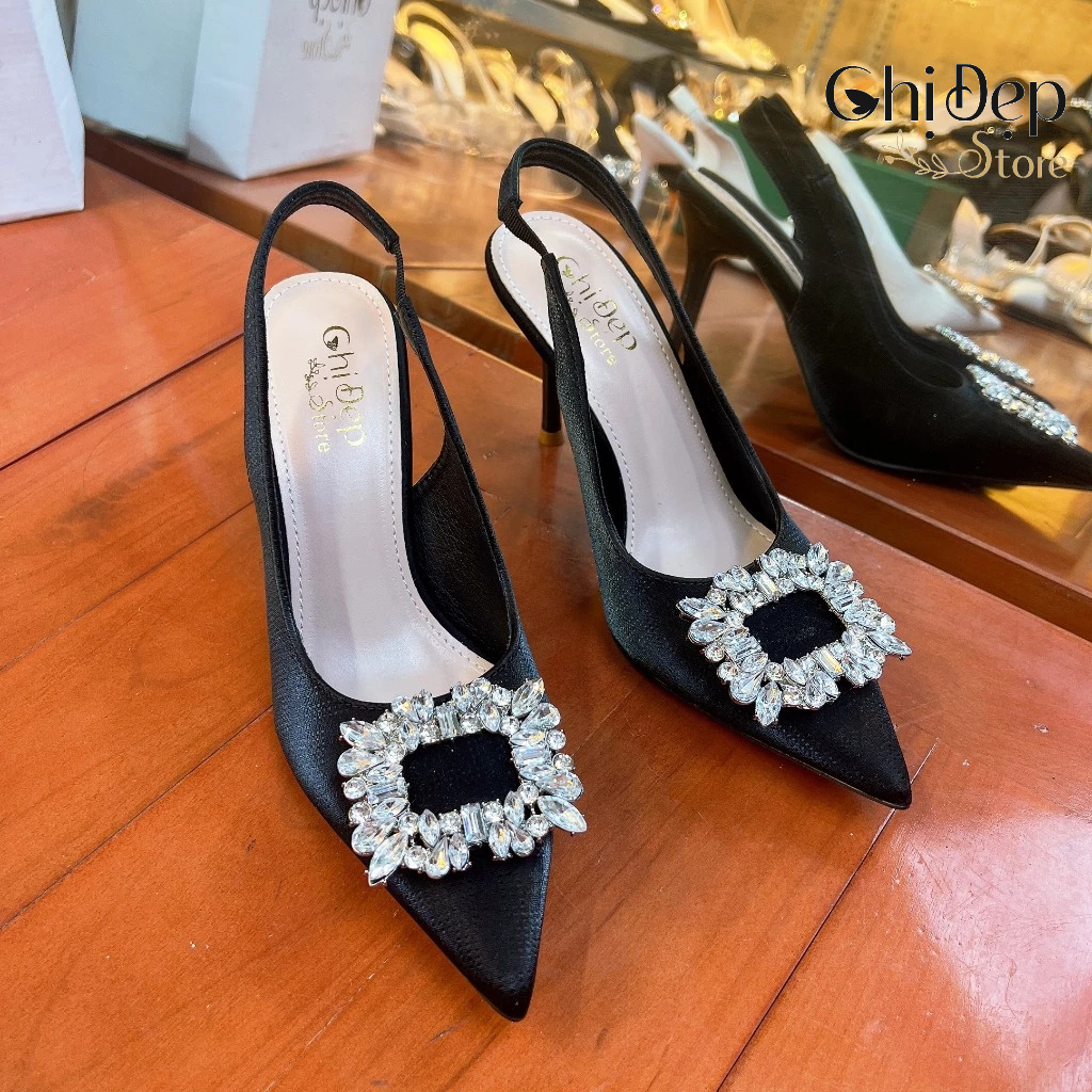 Giày Sandal Hở Gót Bít Mũi Trơn In Vân Nổi 3D Đính Đá Vuông Gót Nhọn 9cm, Sandal Nữ Cao Gót 9 Phân Mã U59