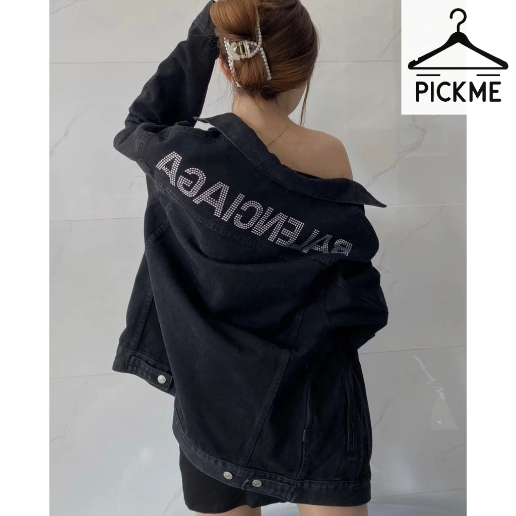 Áo khoác Jean phong cách Street Style Unisex đen có đính đá chữ màu trắng balen