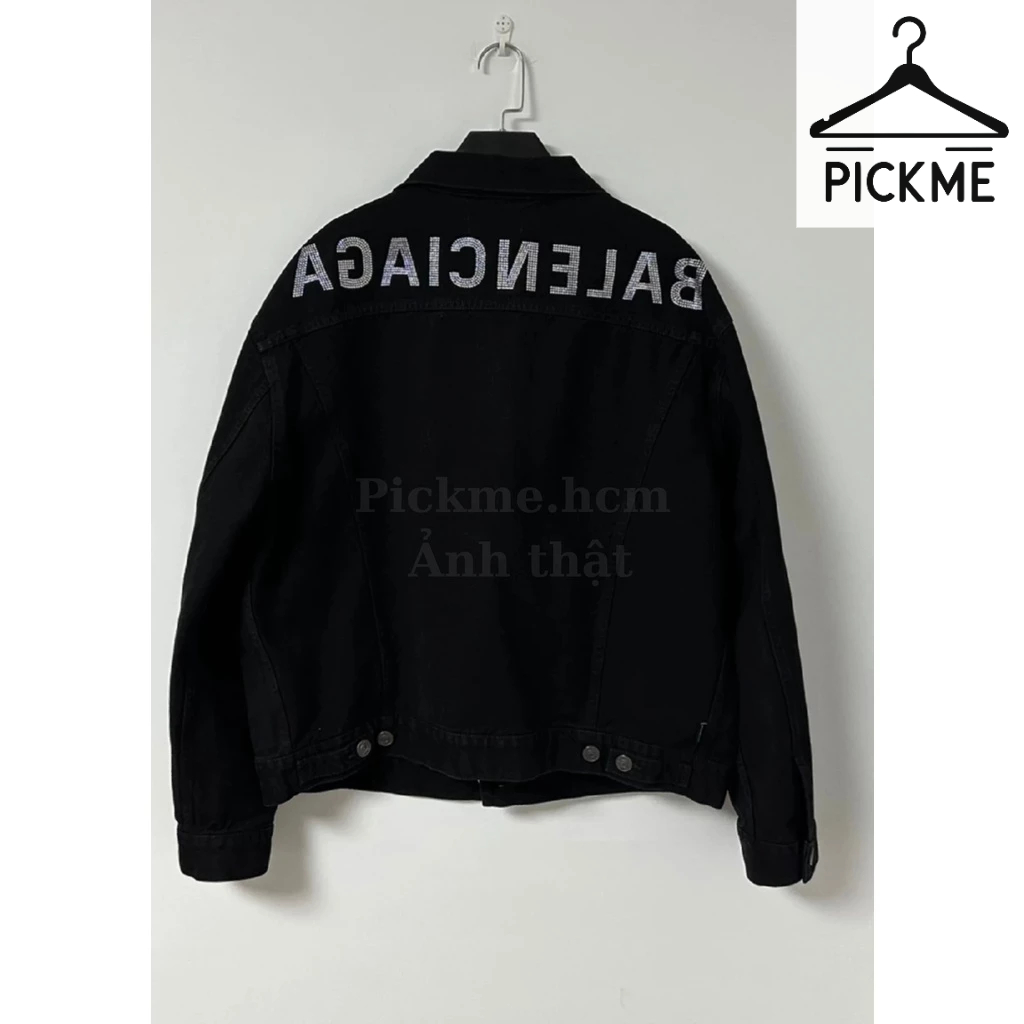 Áo khoác Jean phong cách Street Style Unisex đen có đính đá chữ màu trắng balen