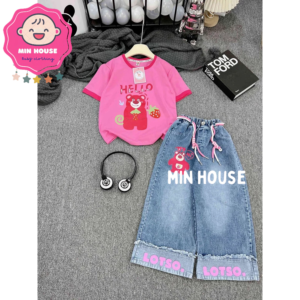 Set áo thun cotton gấu dâu phối quần jean TUA RUA cho bé gái