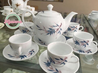 Bộ ấm chén trắng vẽ hoa