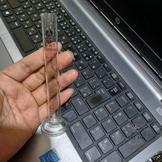 Ống thủy tinh đong tinh dầu 10ml có mỏ, chia vạch 0,2ml