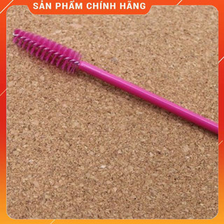Chổi chải mi dễ dùng khi nối mi hoặc bạn có thể chải thường xuyên giúp mi ko bị rối vừa chải vừa uốn nhẹ
