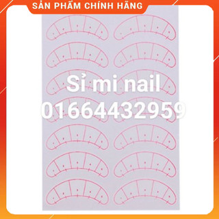 Khuôn dán định hình giúp nối mi dễ dàng chuẩn xác.