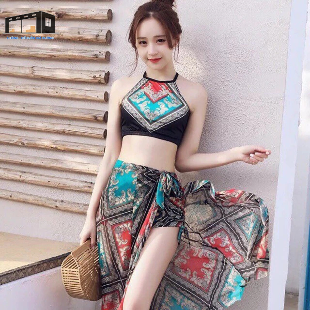 Bộ bikini áo yếm kèm khăn