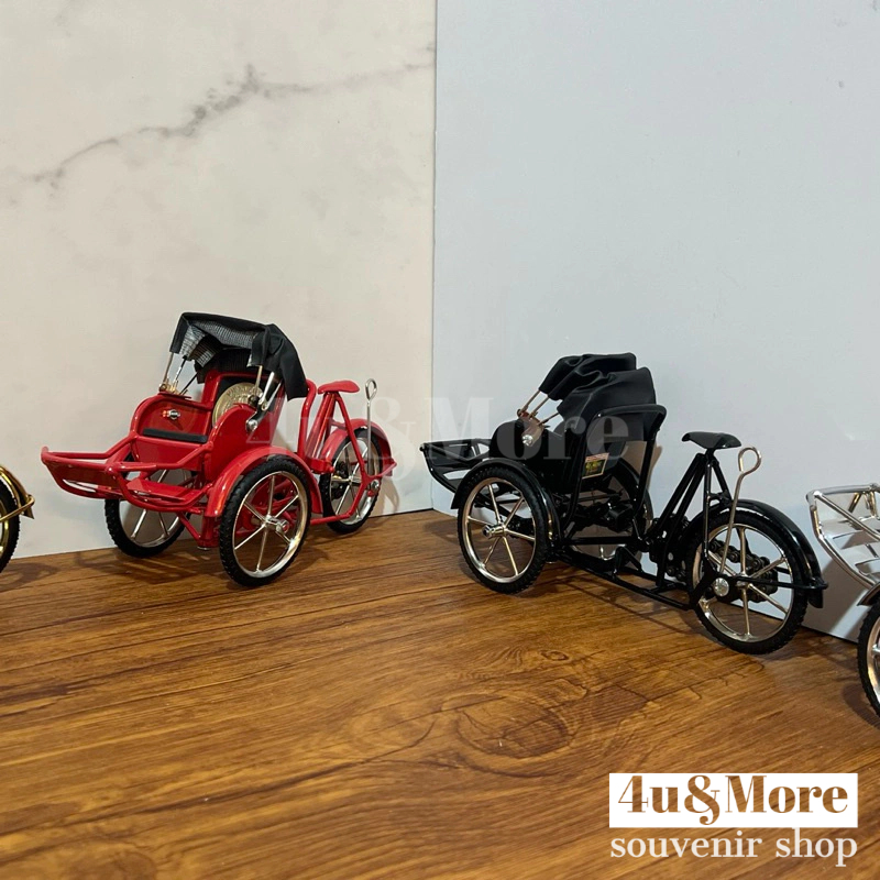 Mô hình xe xích lô sắt Việt Nam trang trí, quà tặng