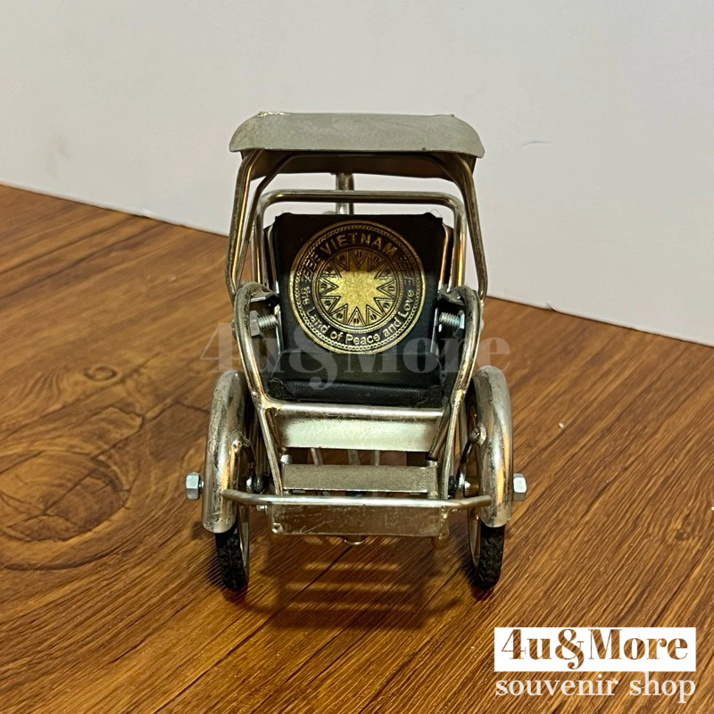 Mô hình xe xích lô sắt Việt Nam trang trí, quà tặng