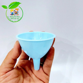 Phễu nhựa màu 6.5cm