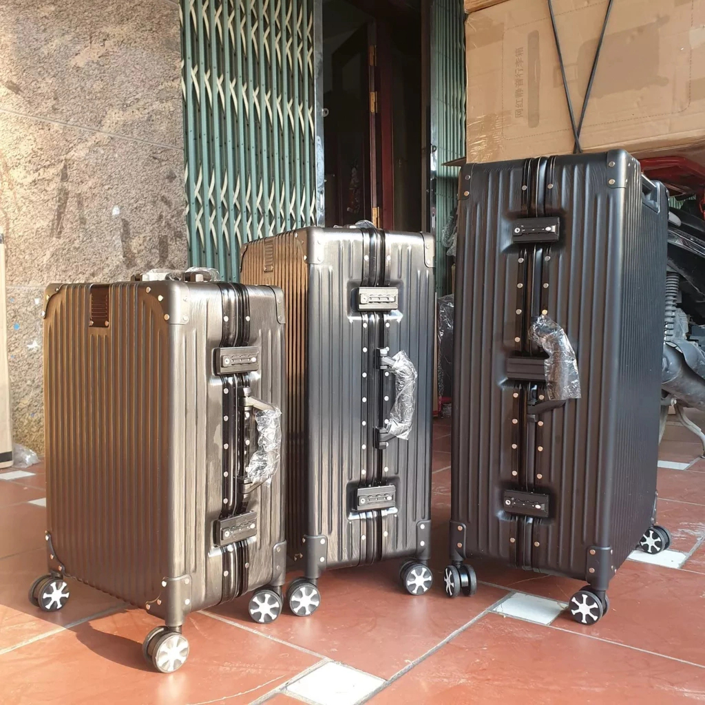 Vali du lịch khung nhôm khóa số cực kỳ chắc chắn 70kg ngồi lên thoải mái | BigBuy360 - bigbuy360.vn