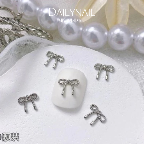 Charm nơ sắt Hot Trend Hàn Quốc