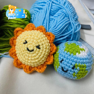 (Hàng sẵn) Móc Khoá Len Mặt Trời, Trái Đất Len Handmade, Móc khoá dễ thương, móc khoá đôi trái đất nhìn về mặt trời