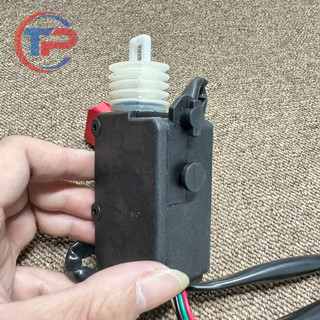 Chuột cửa xe tải HOWO A7. Chuột khiển đóng mở cửa ô tô