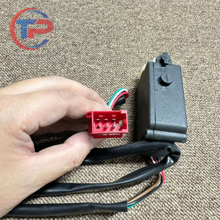 Chuột cửa xe tải HOWO A7. Chuột khiển đóng mở cửa ô tô