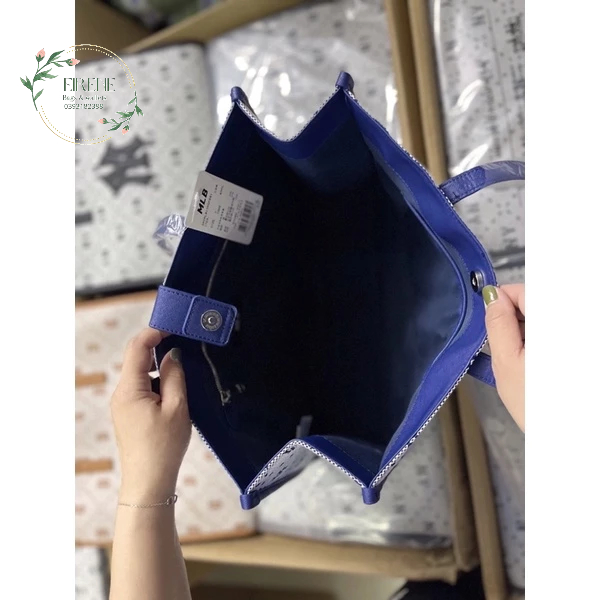 Túi Tote mlb hoạ tiết monogram Chất Jacquard phối da sẵn hai Size 39 và 25
