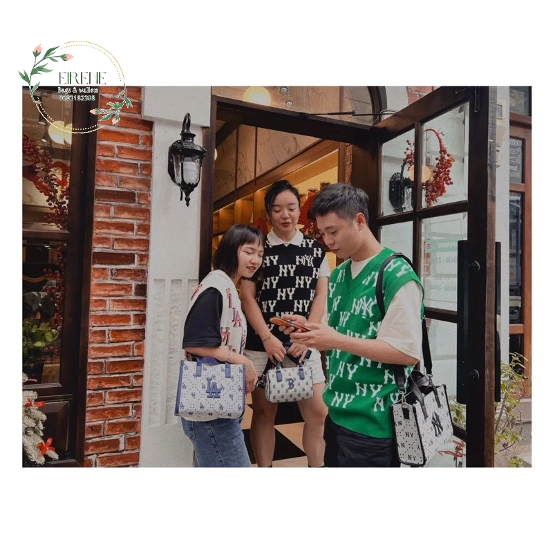 Túi Tote mlb hoạ tiết monogram Chất Jacquard phối da sẵn hai Size 39 và 25