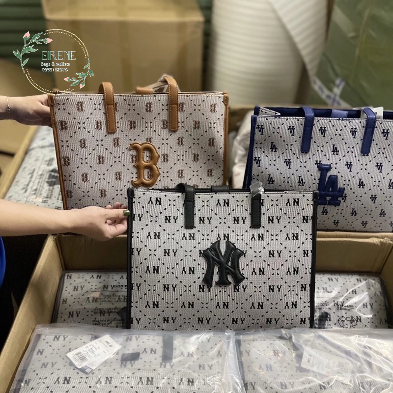 Túi Tote mlb hoạ tiết monogram Chất Jacquard phối da sẵn hai Size 39 và 25