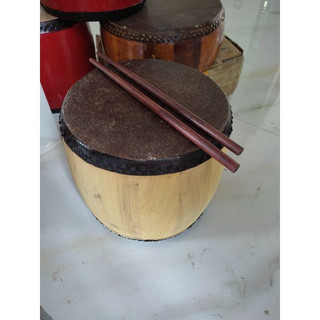 Trống đế kèm thanh la