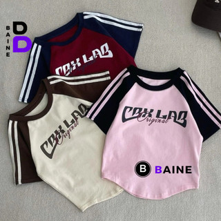 Áo Croptop Ôm Body Tay Ngắn Cổ Tròn Vạt Bầu CBX LAB Đẹp Sexy Nữ, Áo Thun Raglan Phối Sọc Chất Borip Kiểu In BAINE