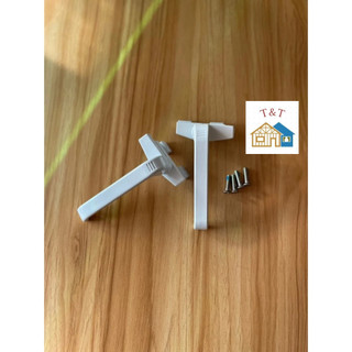 Tay gạt khóa cửa sổ có chân, cửa bật