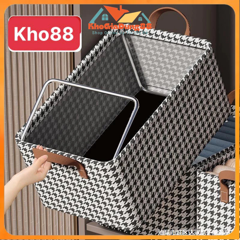 Hộp trượt đựng xếp quần áo, có khung thép, mặt đáy có tấm lõi, tay cầm tiện lợi