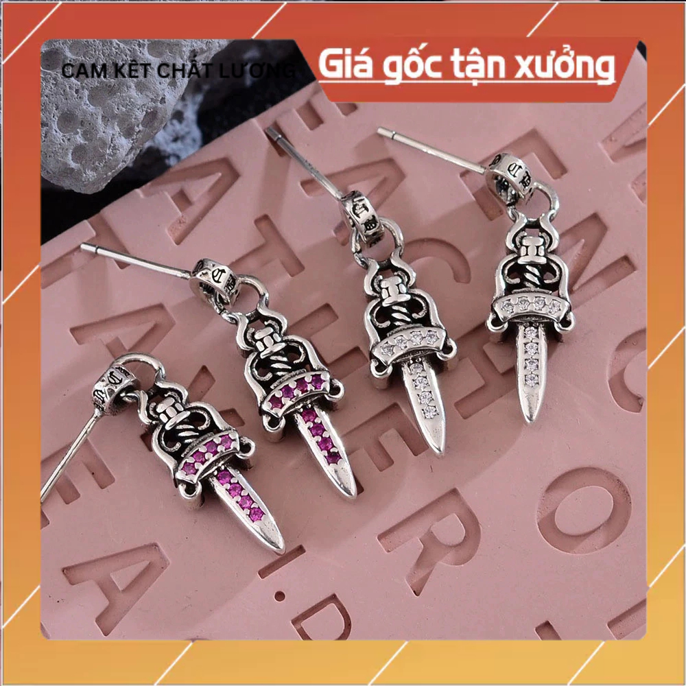 Bông tai chrome heart dagger fulldiamond fullbox.