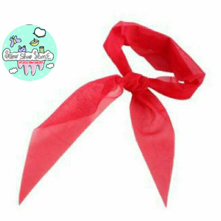 01 chiếc khăn quàng đỏ