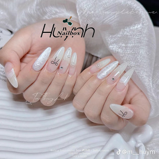 Nailbox móng úp thiết kế trắng ngọc traiiii mix nơ