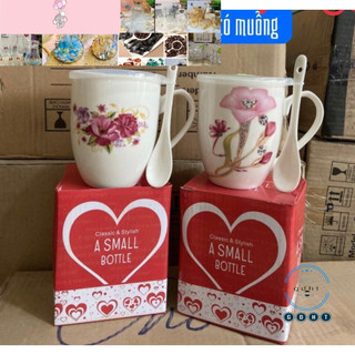 Ly sứ có thìa, nắp hút chân không đựng thức ăn.( GIao mẫu ngẫu nhiên )- côc sứ