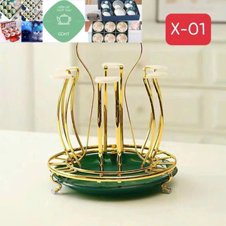 Giá úp cốc tròn mạ vàng kèm khay nhựa hứng nước màu xanh cao cấp có quai xách tiện dụng