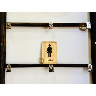 Bảng gỗ toilet 10 - nữ - luxi decor