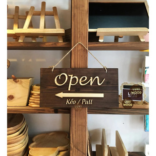 Bảng gỗ treo cửa 2 mặt Open(kéo qua/Pull) - Closed - Luxi Decor