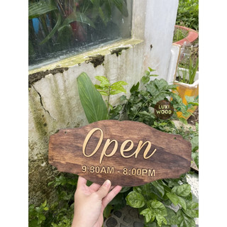 Bảng gỗ treo cửa 2 mặt Open-Closed (kèm giờ)- LUXI DECOR