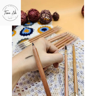 Chì gỗ vàng kèm đầu chuốt mày dùng để phẩy sợi hairstrock ,vẽ tạo dáng phun xăm
