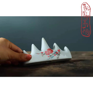 ( CÓ GÁC GỖ ) GÁC BÚT SỨ HOA ĐÀO