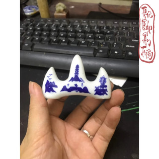 ( CÓ GÁC GỖ ) GÁC BÚT SỨ HOA ĐÀO