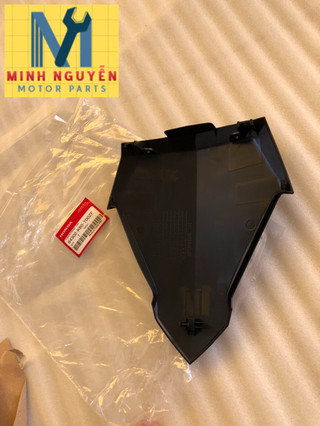 Mặt nạ nhỏ zin xe click 2015-2017 màu đen bóng