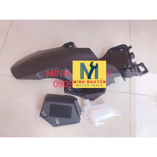 Dè sau chắn bùn Vario, Click