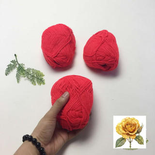 Len sợi đan móc màu đỏ
