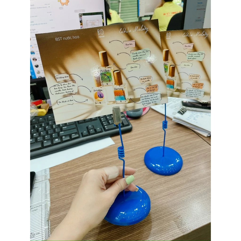 In wobbler để bàn quảng cáo sản phẩm - wobbler kẹp sắt - Ngân In Kỹ Thuật Số