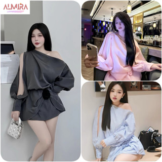 Sét Váy Gồm Áo Trễ Vai Xẻ Tay Kèm Quần Và Hoa Rời