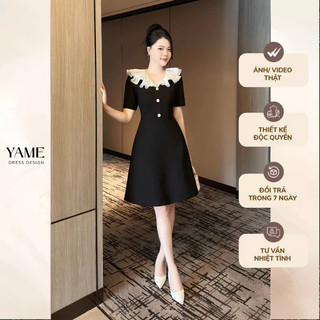 Váy nữ dáng A màu đen cổ bèo 3 lớp đính cúc đá trang trí vải tuyết mưa YAME YV350