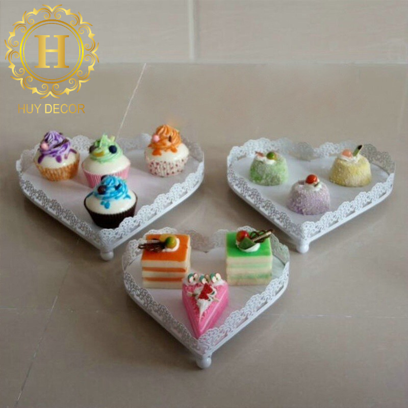 khay đựng bánh hình trái tim