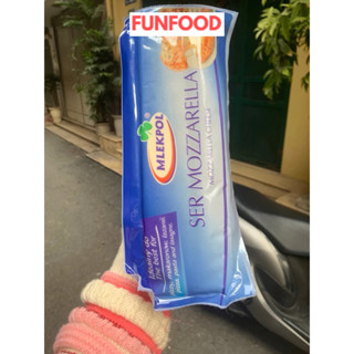 Phô mai nguyên khối mozzarella nhập khẩu Balan 2,5kg làm phô mai que bánh đồng xu ..  kéo sợi thơm  