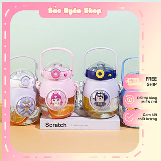 Bình Nước Cô Gái cho bé (900ml) - Bình Nước Nhựa Hoạ Tiết Hoạt Hình Có Ống Hút Dây Đeo Và Sticker 3D.