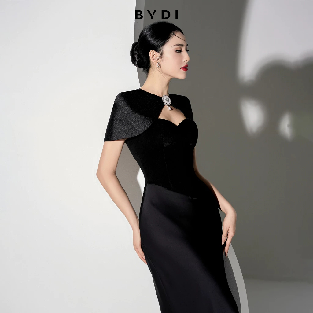 Đầm Đen Cúp Ngực Nữ Kèm Choàng Vai Đính Charm Thiết Kế Sang Trọng BYDI Design | VENUS DRESS