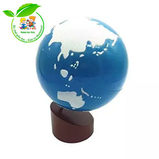 Giáo cụ Montessori - đất và nước